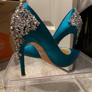 Badgley Mischka pumps